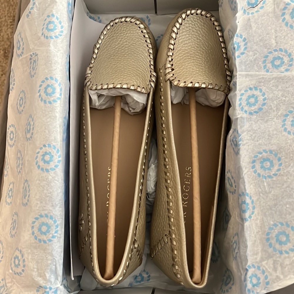 BRAND NEW Jack Rogers Millie Moccasins, size 9, color Platinum.